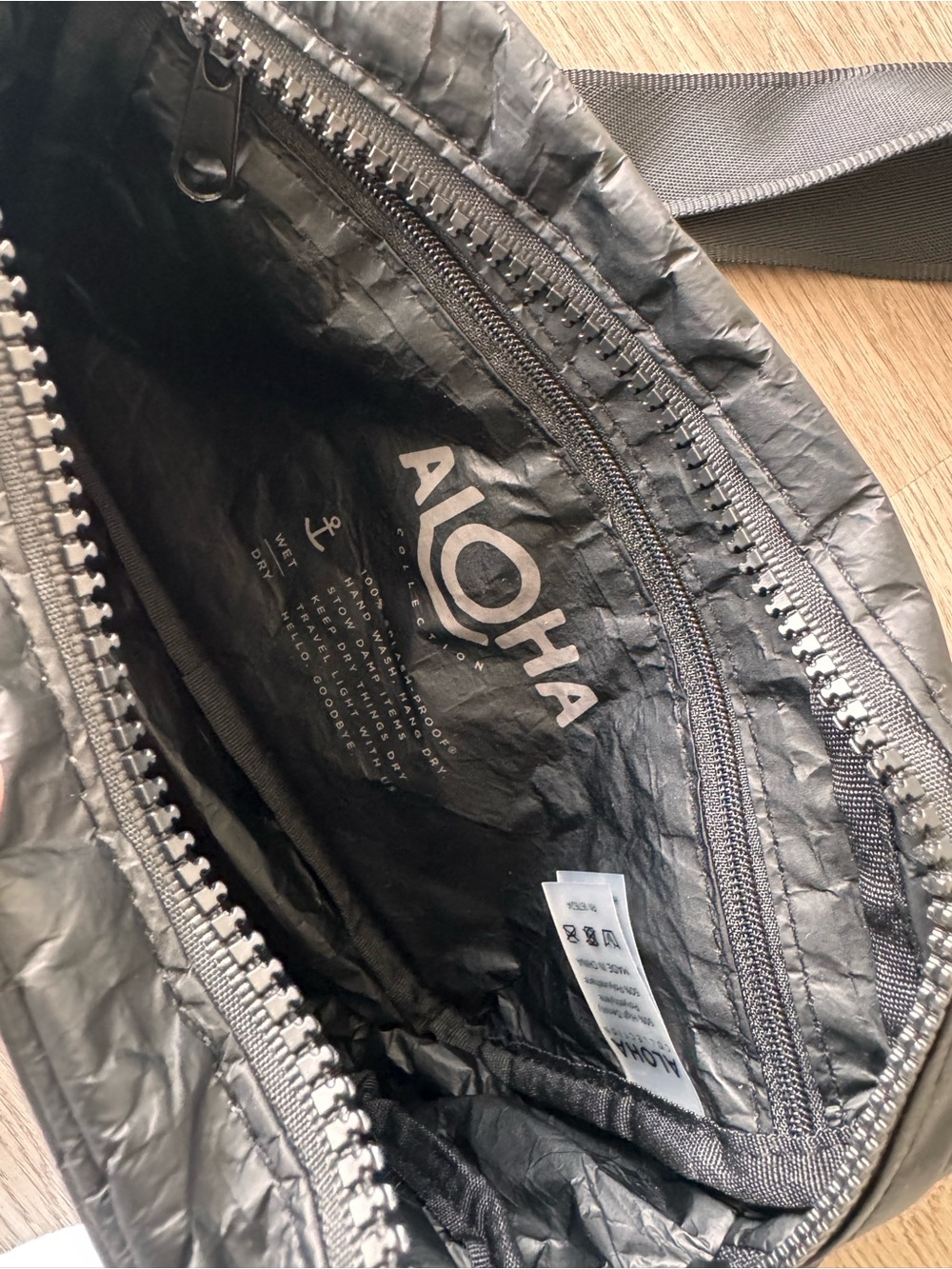 ALOHA Collection Black Le Tour Bag with Mix/Match Straps - Picture 3 of 5